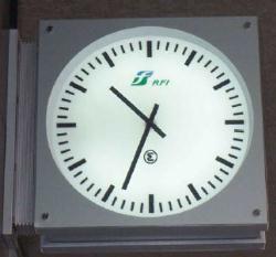 orologio analogico modello OE600